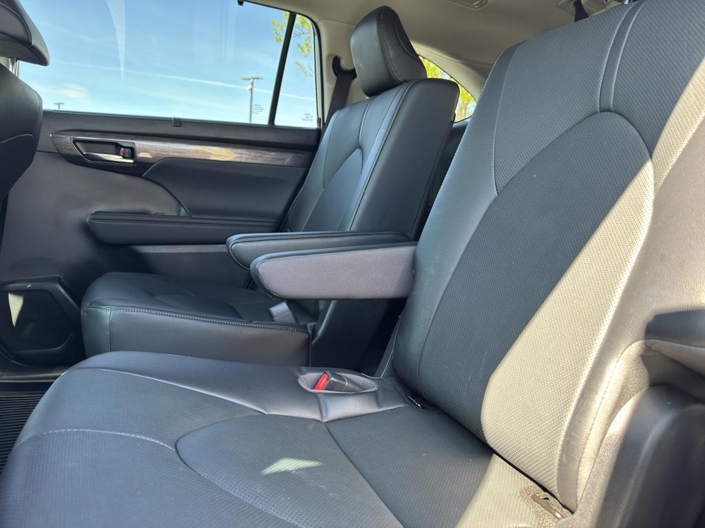 used 2023 Toyota Highlander Hybrid car, priced at $38,250