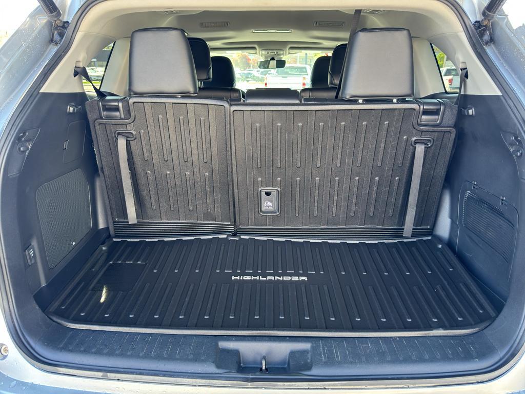 used 2023 Toyota Highlander Hybrid car, priced at $38,250