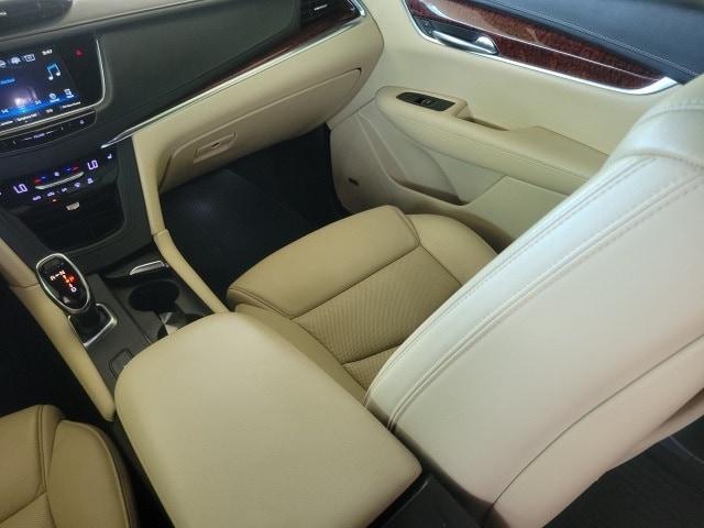 used 2019 Cadillac XT5 car, priced at $15,500