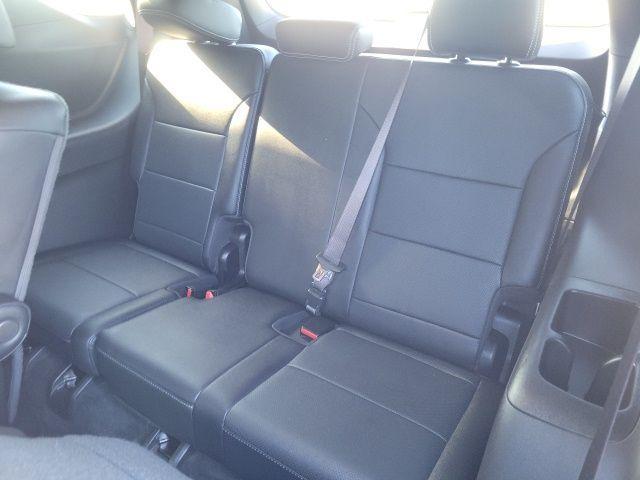 used 2025 Chevrolet Traverse car, priced at $33,799