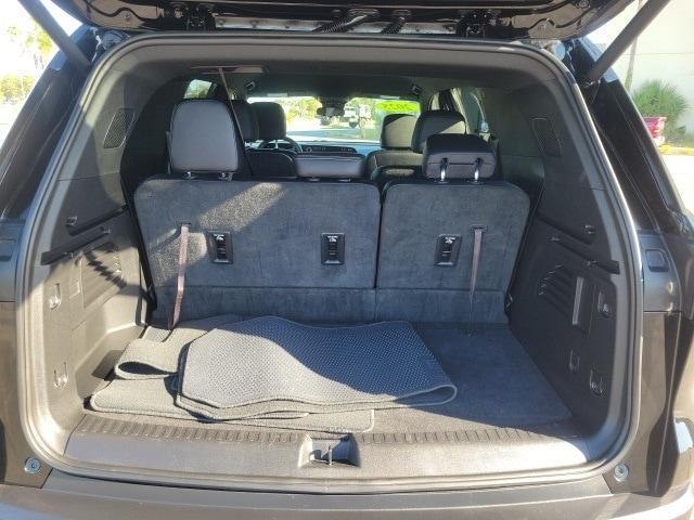 used 2025 Chevrolet Traverse car, priced at $34,999