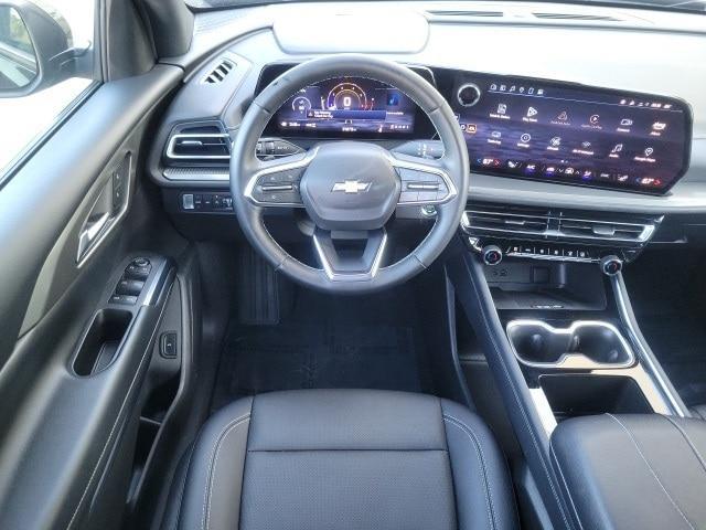 used 2025 Chevrolet Traverse car, priced at $34,999