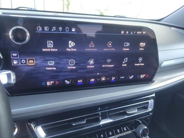 used 2025 Chevrolet Traverse car, priced at $34,999