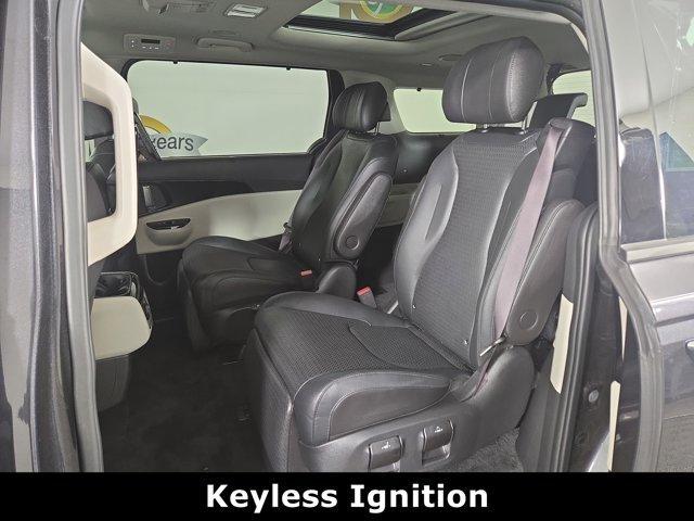 used 2024 Kia Carnival car, priced at $39,989