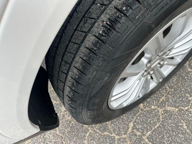 used 2018 Cadillac XT5 car, priced at $15,900
