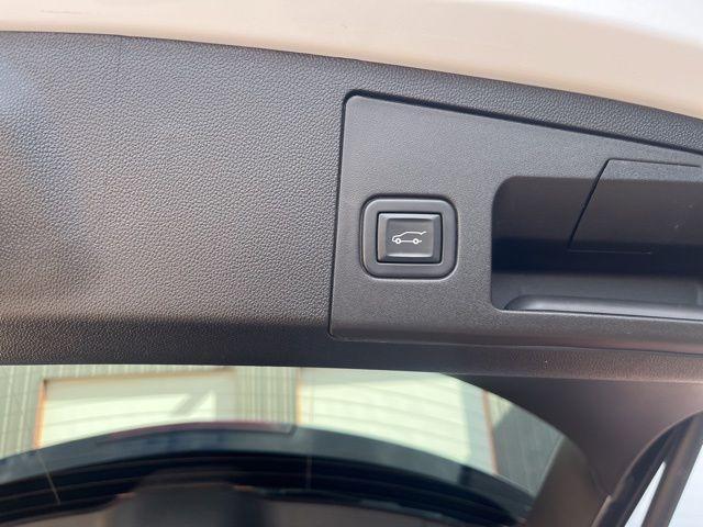 used 2020 Cadillac XT4 car, priced at $21,899