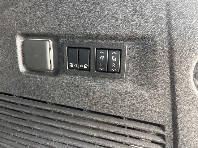 used 2021 GMC Yukon XL car, priced at $39,900