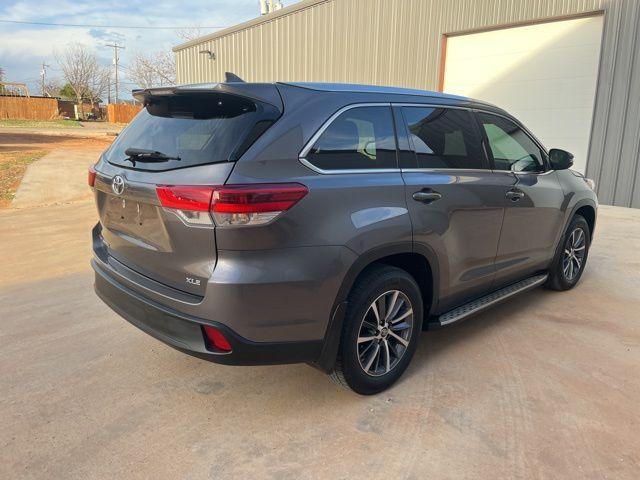 used 2019 Toyota Highlander car, priced at $21,900