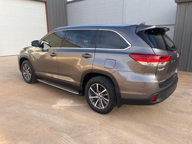 used 2019 Toyota Highlander car, priced at $21,900