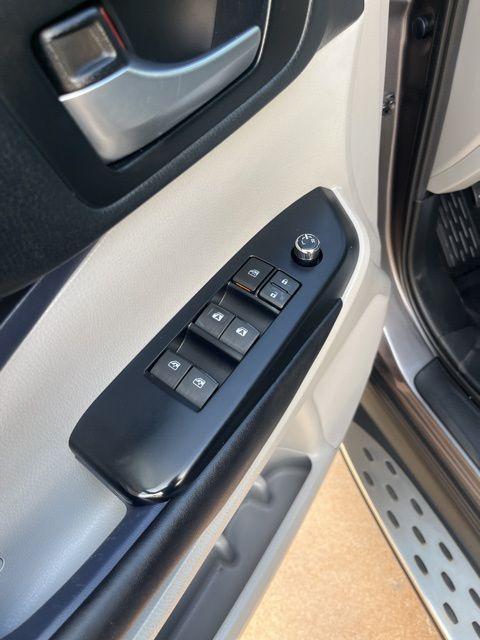 used 2019 Toyota Highlander car, priced at $21,900