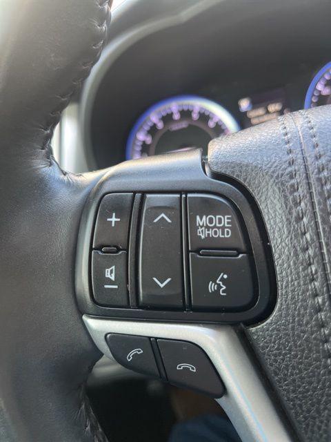 used 2019 Toyota Highlander car, priced at $21,900