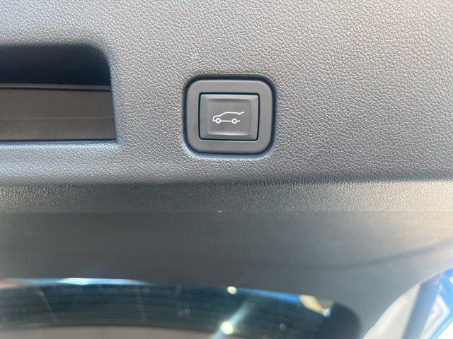 used 2025 Buick Enclave car, priced at $35,900