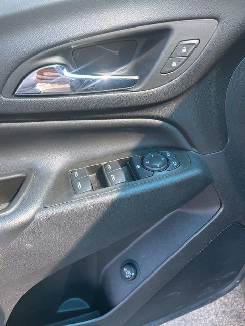 used 2023 Chevrolet Equinox car, priced at $22,900