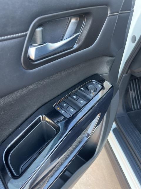 used 2022 Nissan Pathfinder car, priced at $23,900