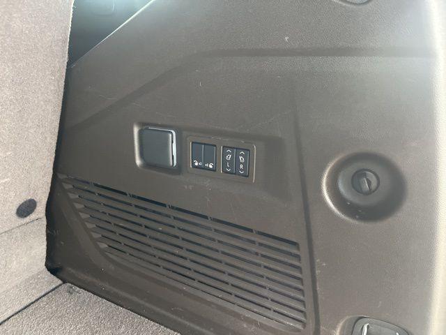 used 2024 GMC Yukon car, priced at $70,900