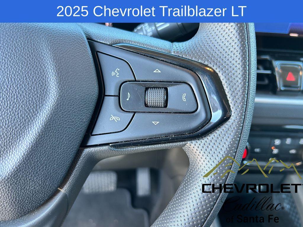 used 2025 Chevrolet TrailBlazer car, priced at $27,988