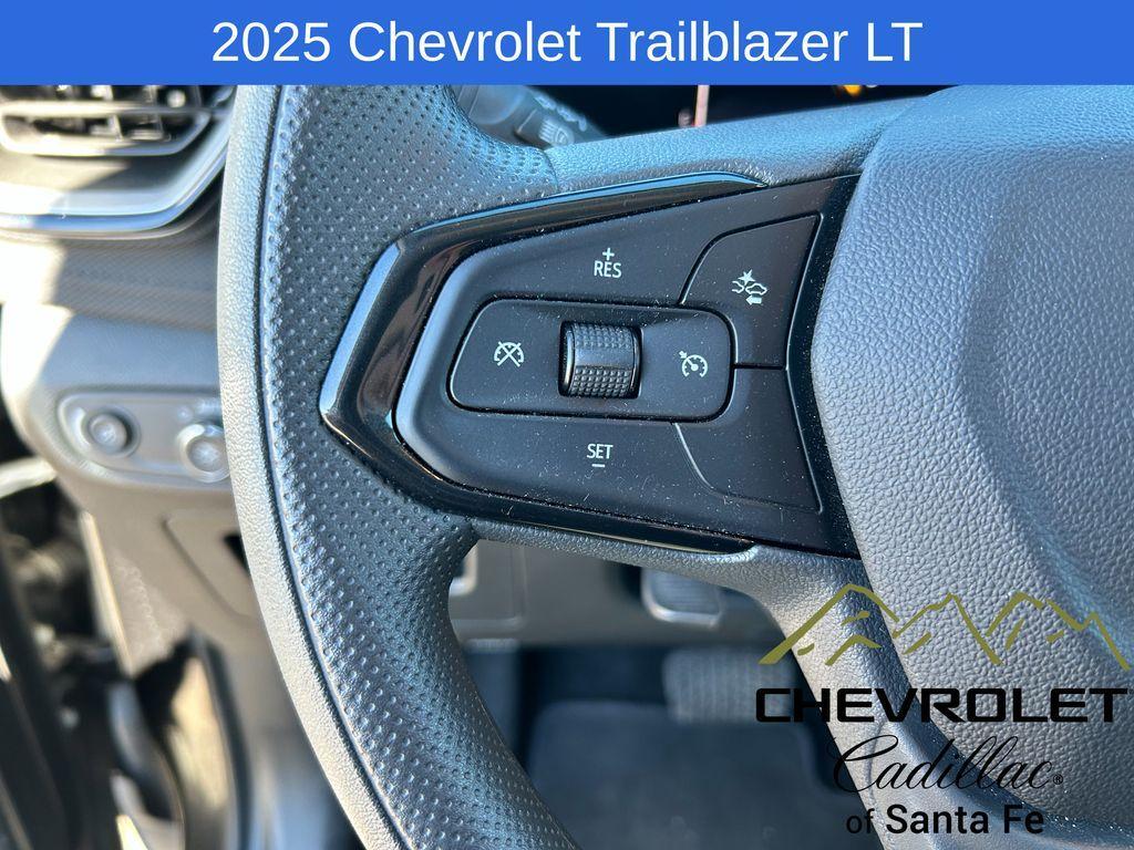 used 2025 Chevrolet TrailBlazer car, priced at $27,988