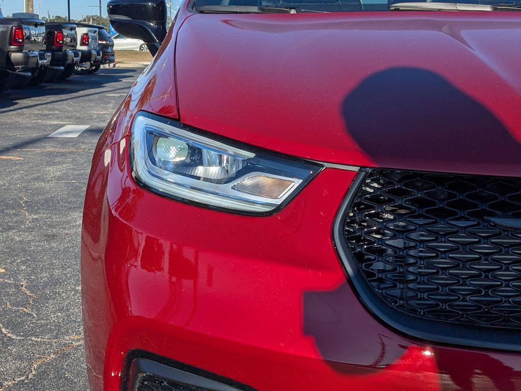 used 2025 Chrysler Pacifica car, priced at $33,387