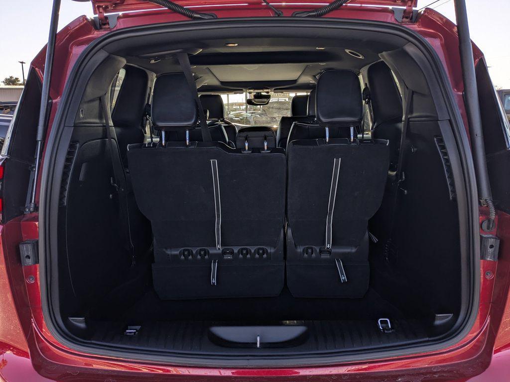 used 2025 Chrysler Pacifica car, priced at $33,387