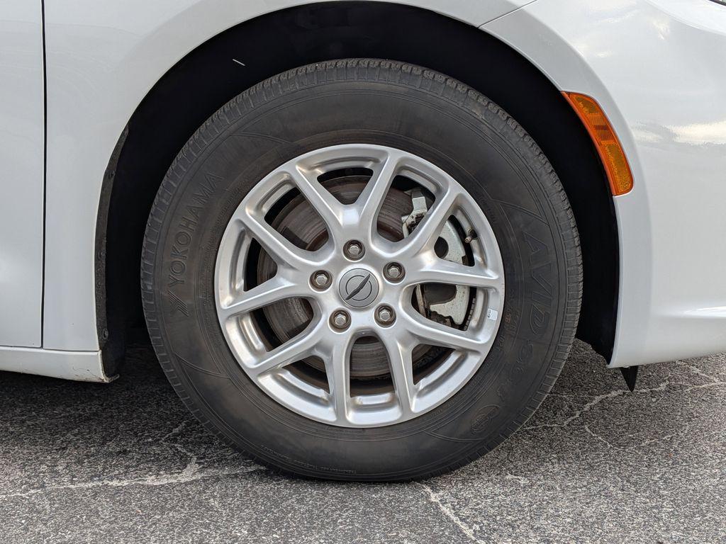 used 2024 Chrysler Pacifica car, priced at $24,741