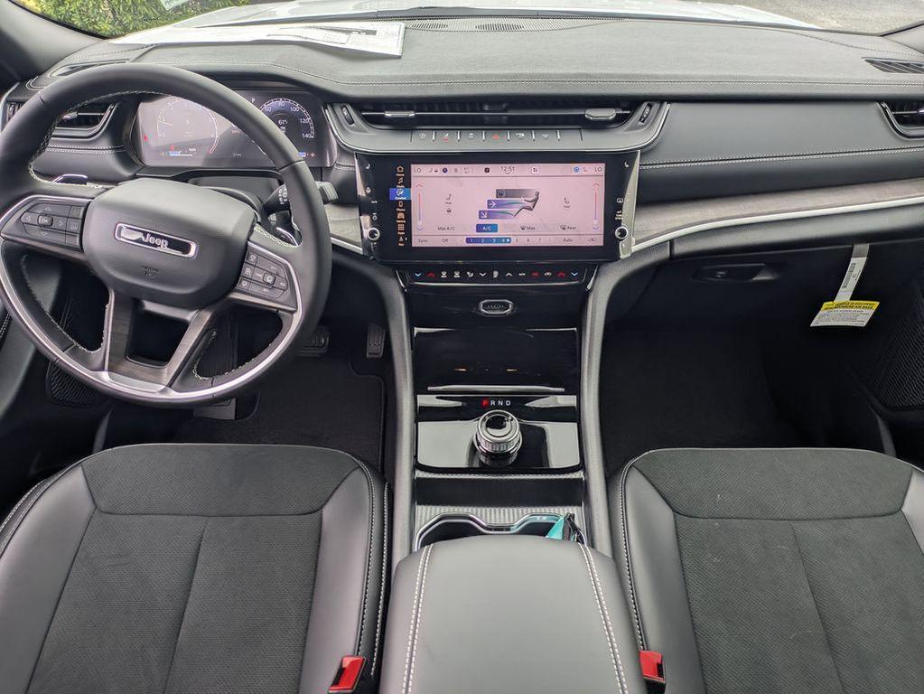 new 2026 Jeep Grand Cherokee car, priced at $37,585