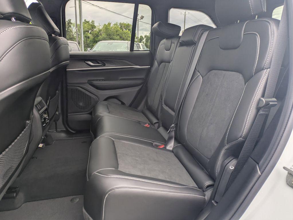 new 2026 Jeep Grand Cherokee car, priced at $37,585