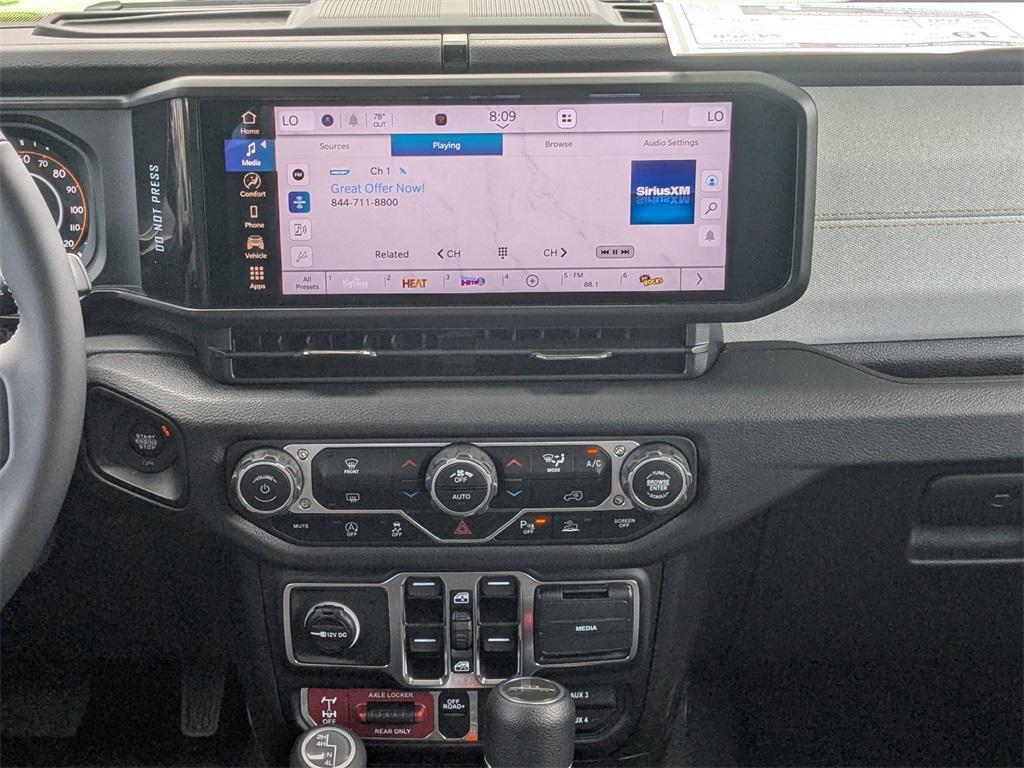 new 2025 Jeep Gladiator car, priced at $42,030