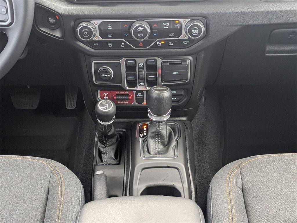 new 2025 Jeep Gladiator car, priced at $42,030