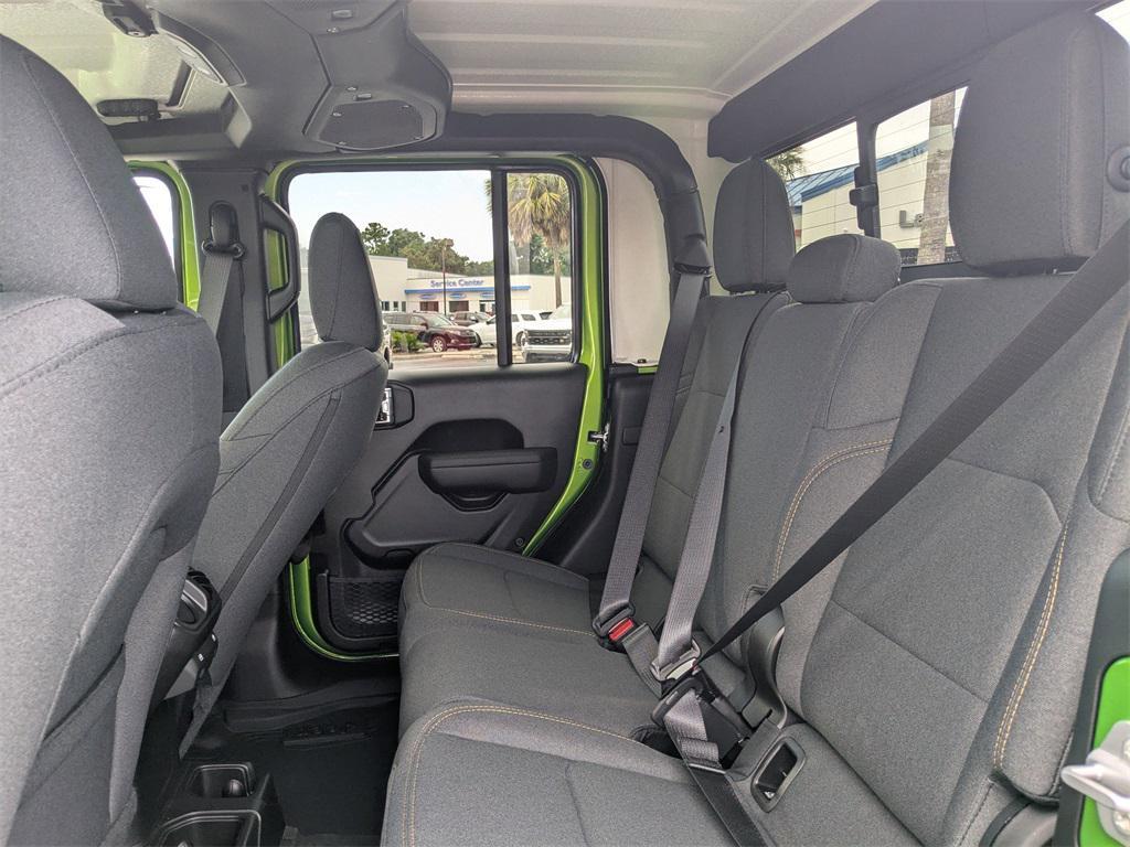 new 2025 Jeep Gladiator car, priced at $42,030