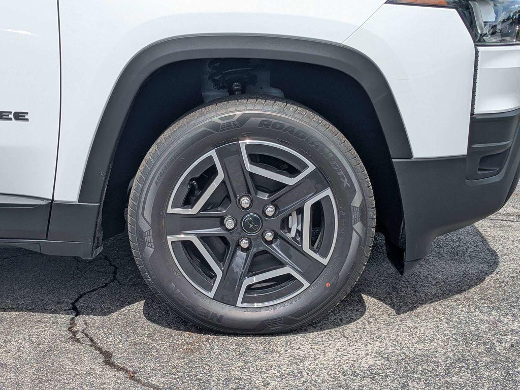 new 2026 Jeep Cherokee car, priced at $39,332
