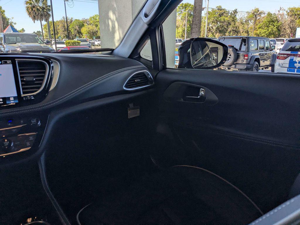 new 2026 Chrysler Pacifica car, priced at $45,910