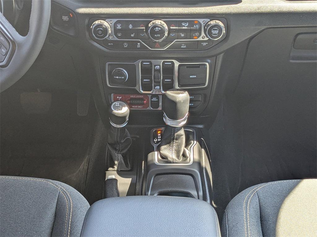 new 2025 Jeep Gladiator car, priced at $45,535