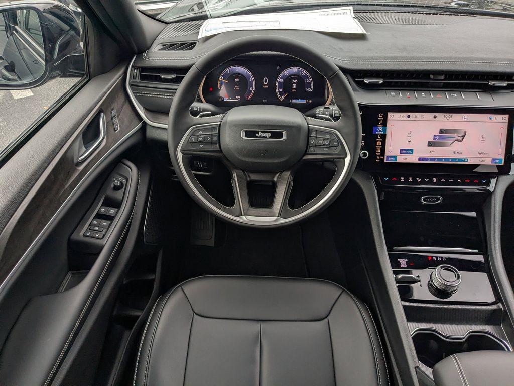 new 2026 Jeep Grand Cherokee car, priced at $43,390