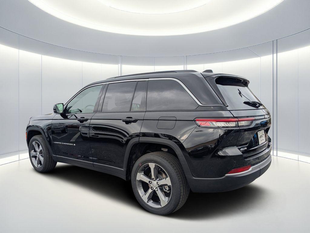 new 2026 Jeep Grand Cherokee car, priced at $43,390