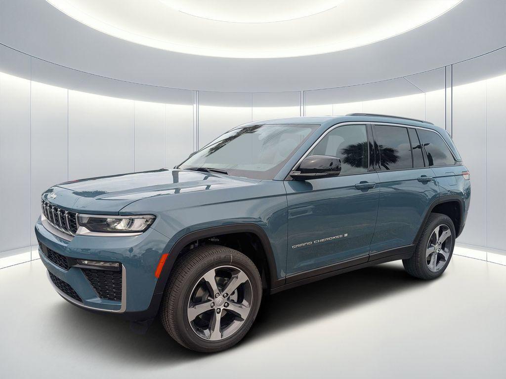 new 2026 Jeep Grand Cherokee car, priced at $43,547