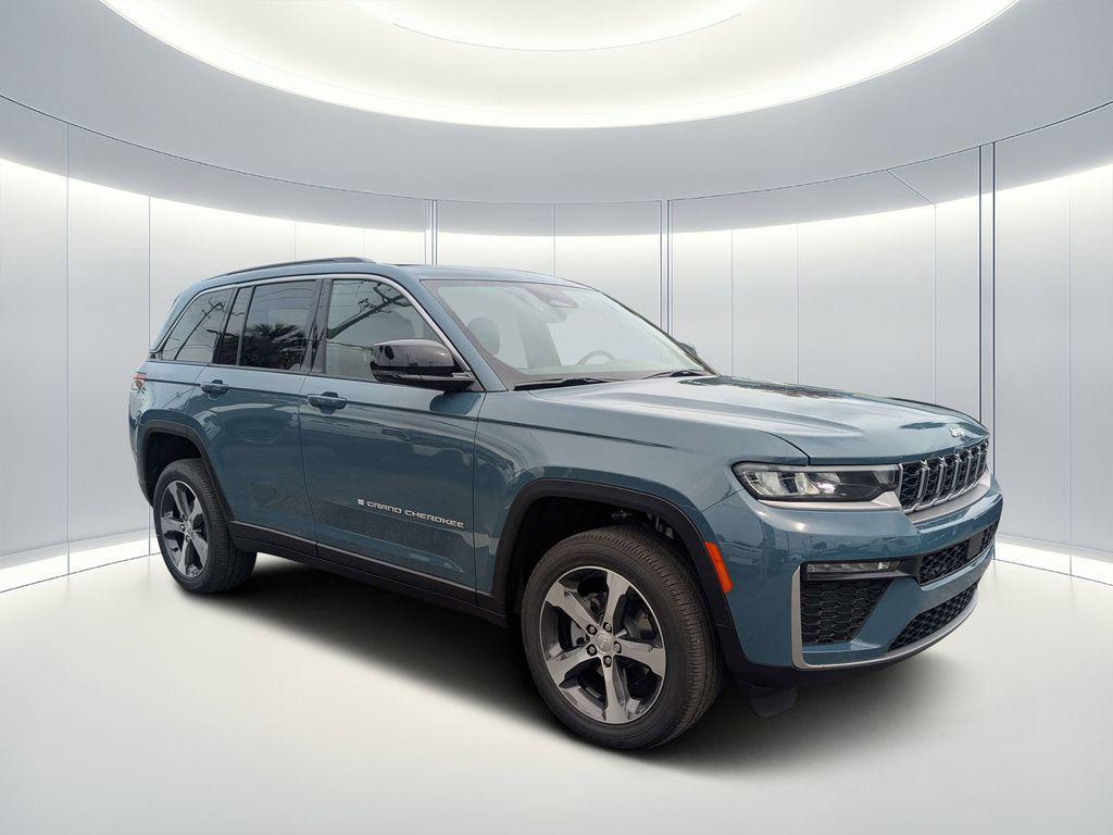 new 2026 Jeep Grand Cherokee car, priced at $43,547