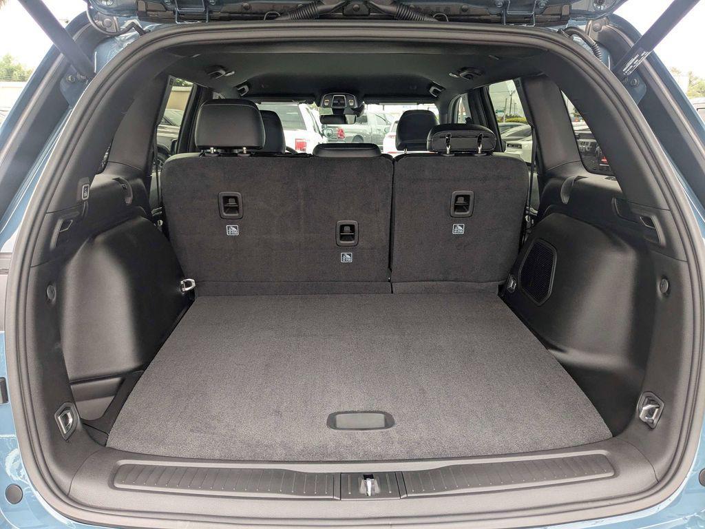 new 2026 Jeep Grand Cherokee car, priced at $43,547