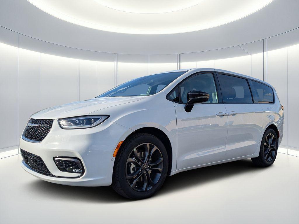 new 2026 Chrysler Pacifica car, priced at $38,250