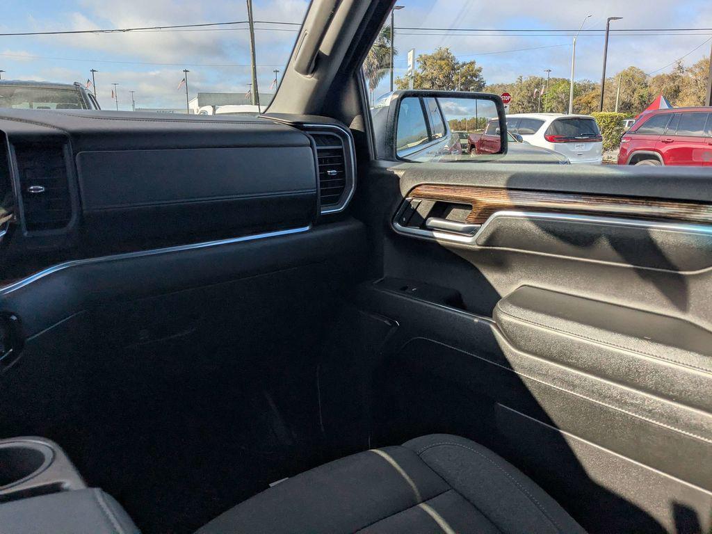 used 2024 GMC Sierra 1500 car, priced at $33,427
