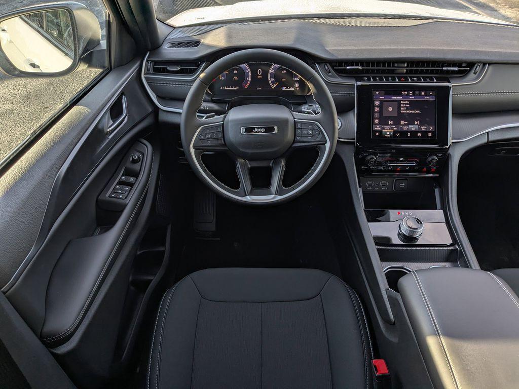 used 2025 Jeep Grand Cherokee car, priced at $33,664