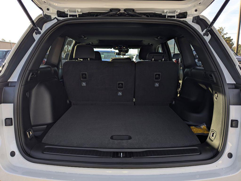 used 2025 Jeep Grand Cherokee car, priced at $33,664