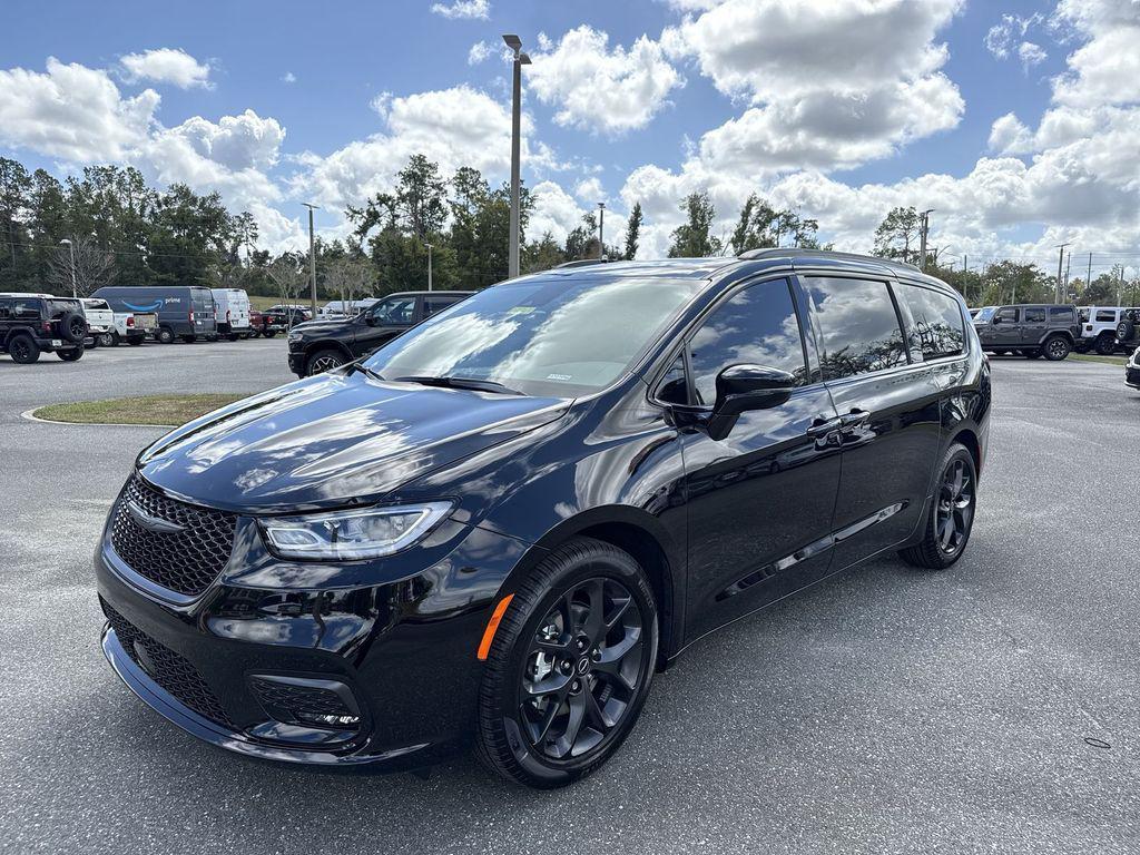 new 2026 Chrysler Pacifica car, priced at $55,120