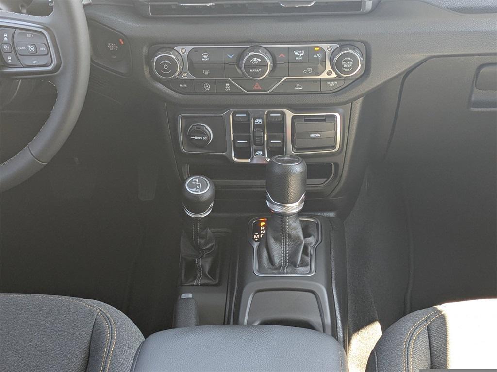 new 2025 Jeep Gladiator car, priced at $36,130