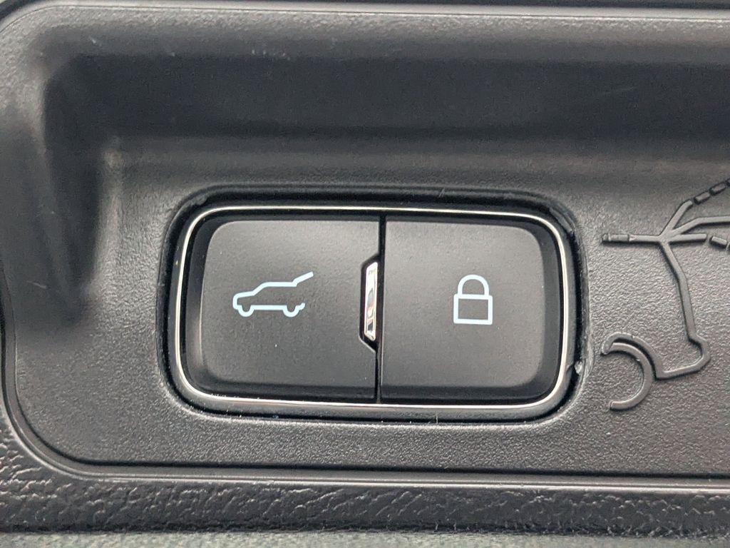 used 2021 Ford Explorer car, priced at $17,242