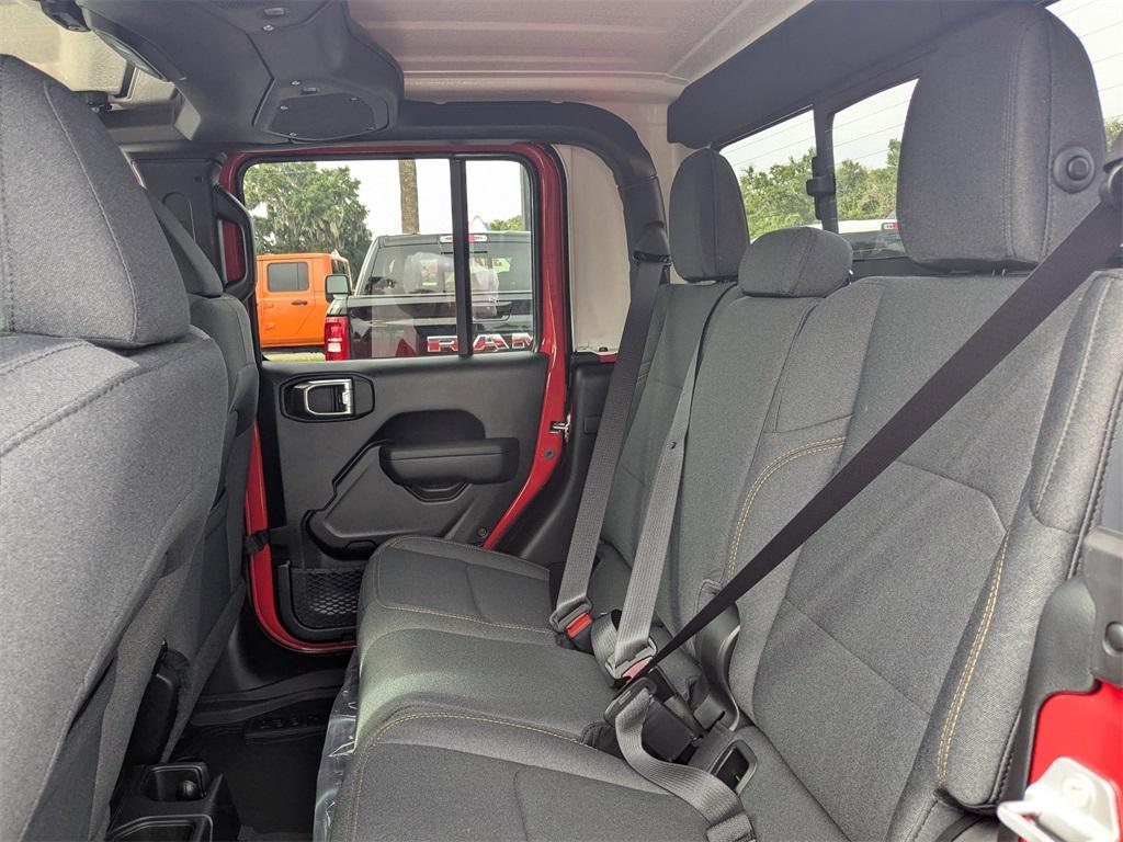 new 2025 Jeep Gladiator car, priced at $41,530