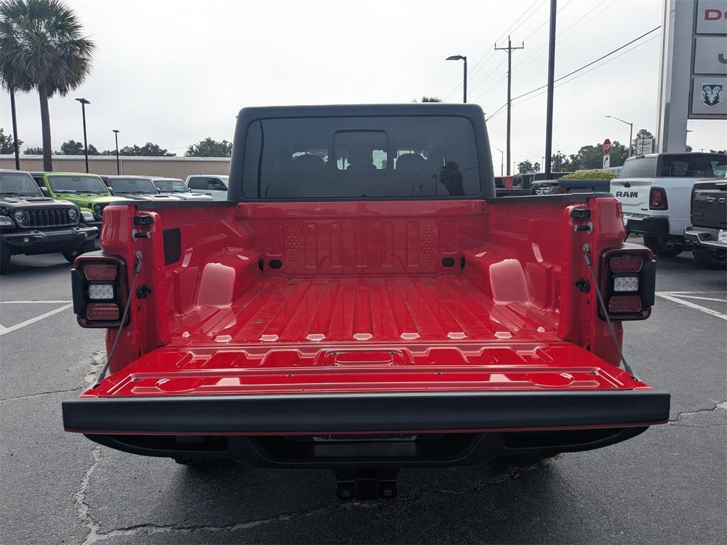 new 2025 Jeep Gladiator car, priced at $41,530