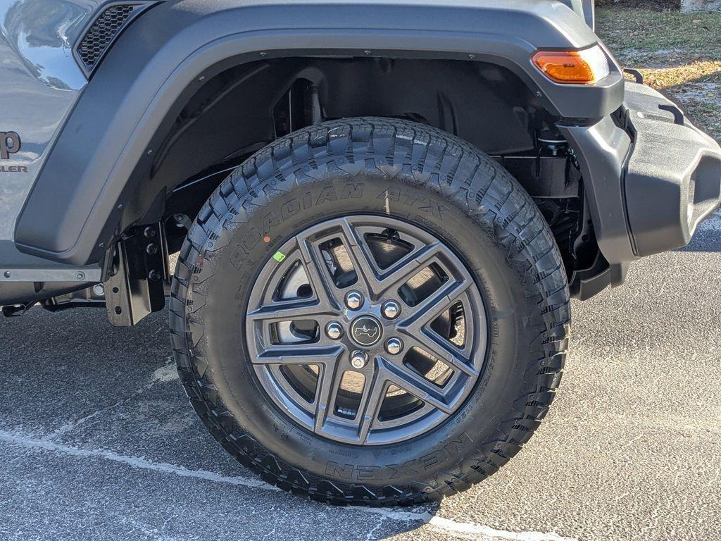 new 2026 Jeep Wrangler car, priced at $41,925