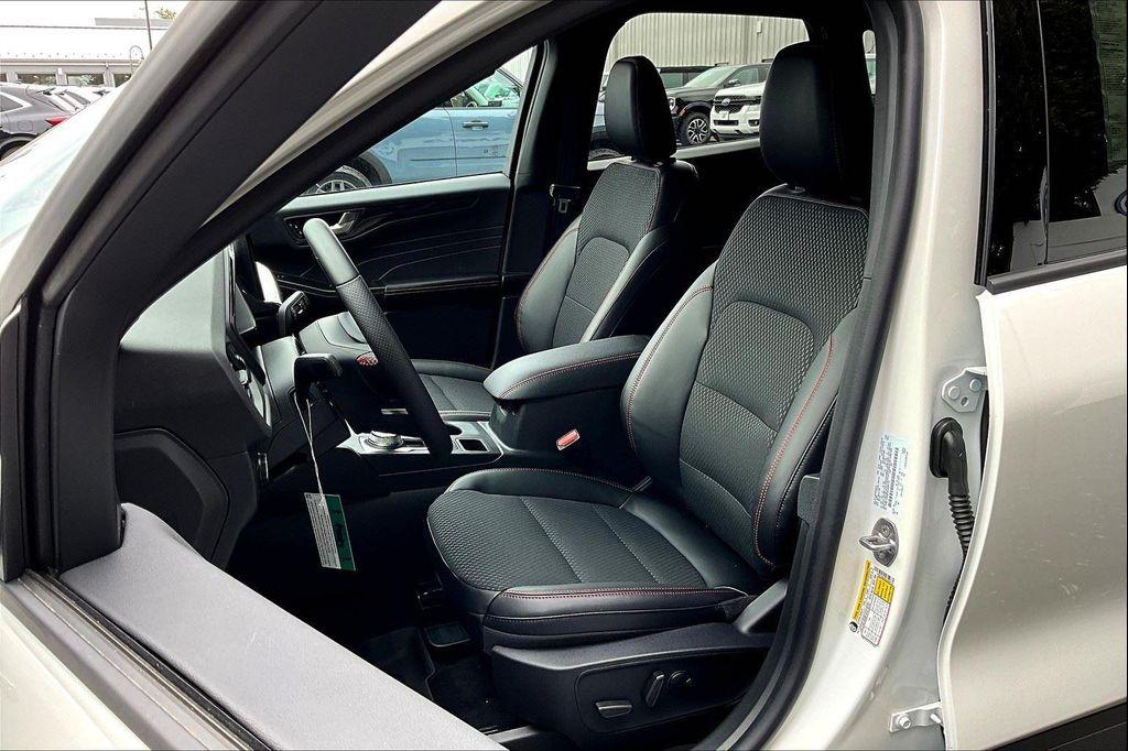 new 2025 Ford Escape car, priced at $33,912