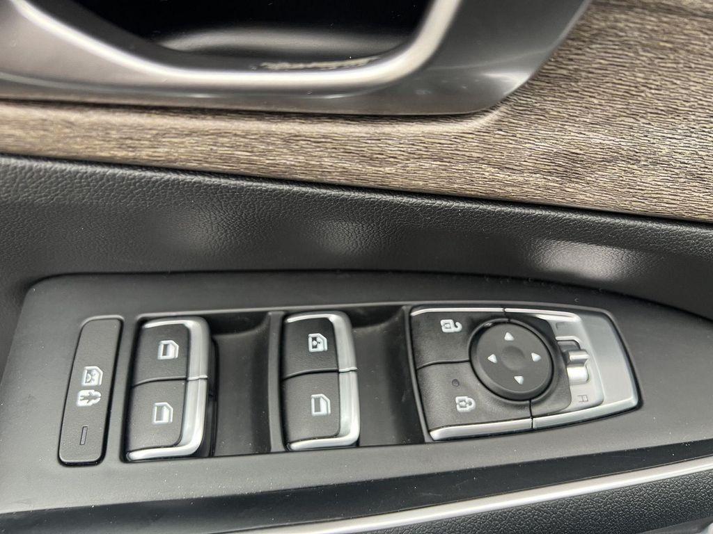 used 2023 Kia Sorento car, priced at $29,594