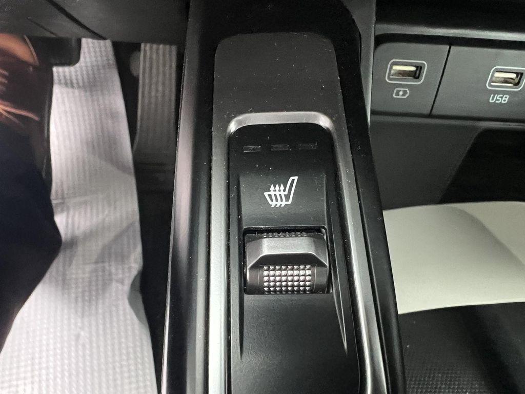 used 2023 Kia Sorento car, priced at $29,594